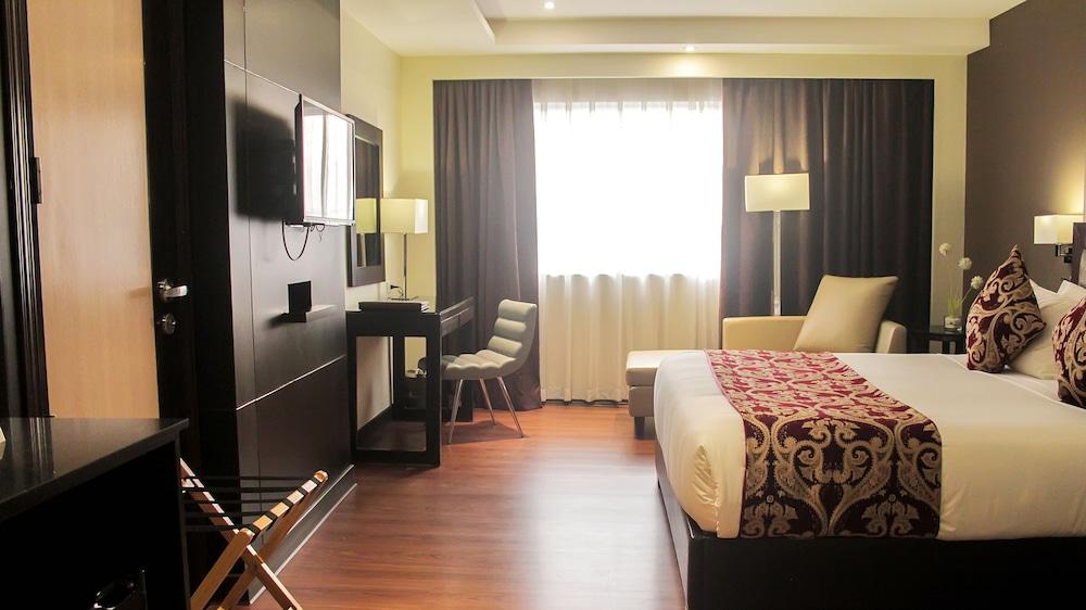 Brentwood Suites Ciudad Quezon Exterior foto