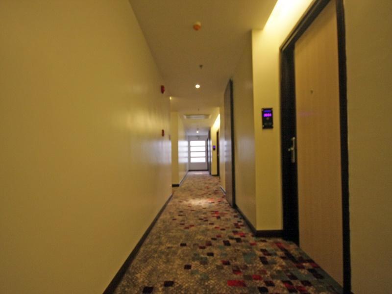 Brentwood Suites Ciudad Quezon Exterior foto