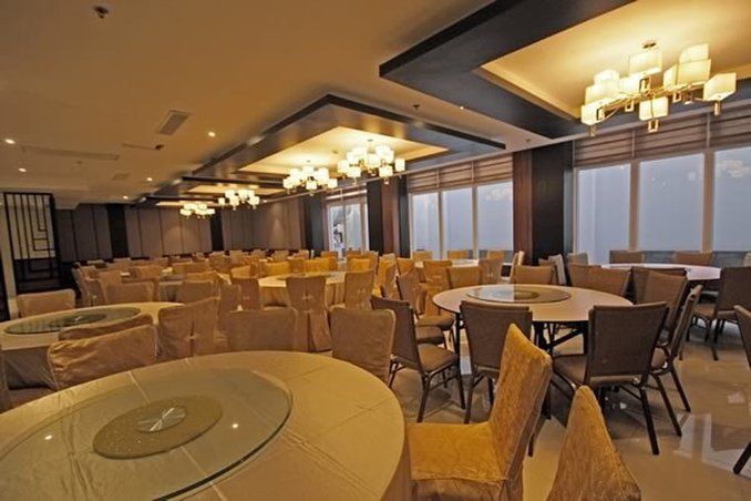 Brentwood Suites Ciudad Quezon Exterior foto