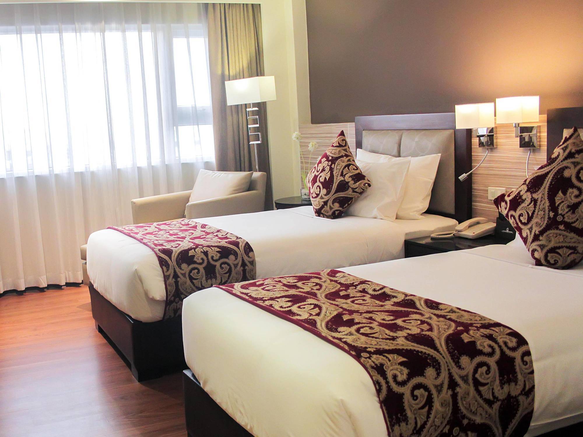 Brentwood Suites Ciudad Quezon Exterior foto